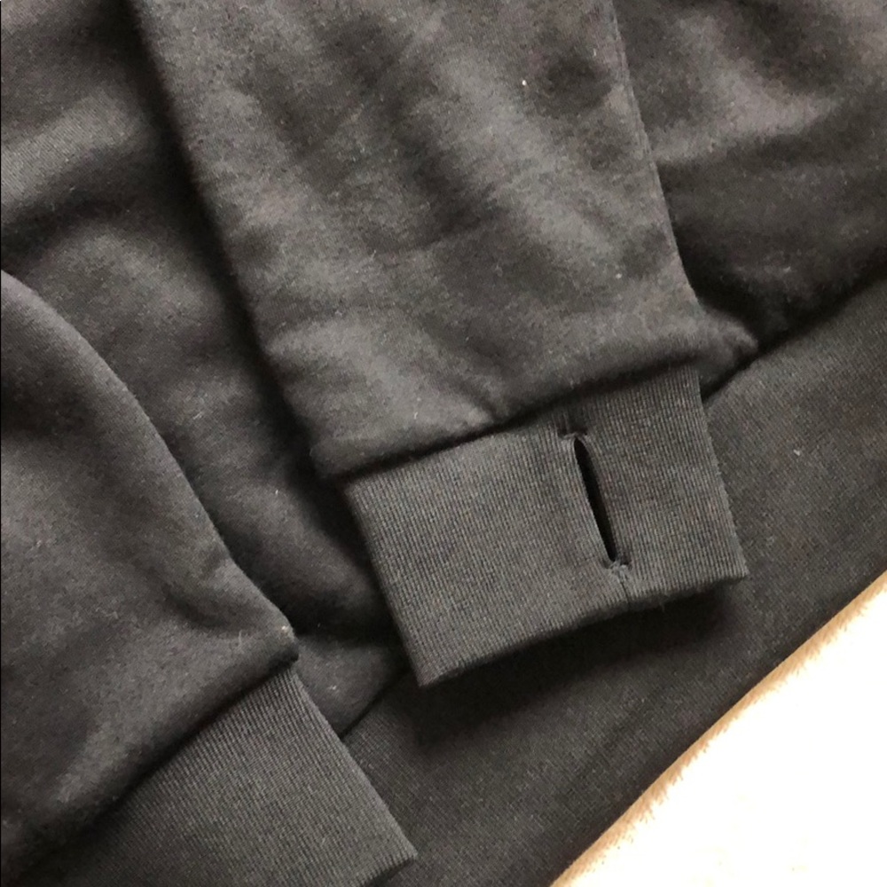 black pullover sweater - Picture 4 of 4